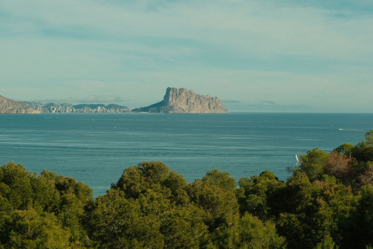 Sea view from El Albir towards the Peñón de Ifach