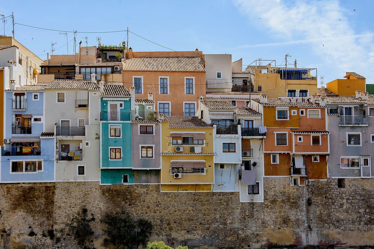 Villajoyosa's colourful houses above the seafront